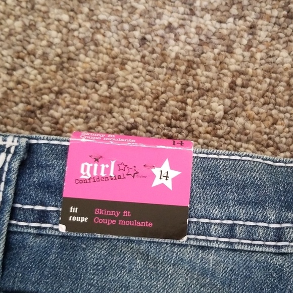 Jeweled Jeans - Picture 3 of 4